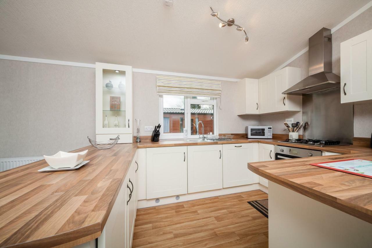 Thistle Lodge Auchterarder Buitenkant foto