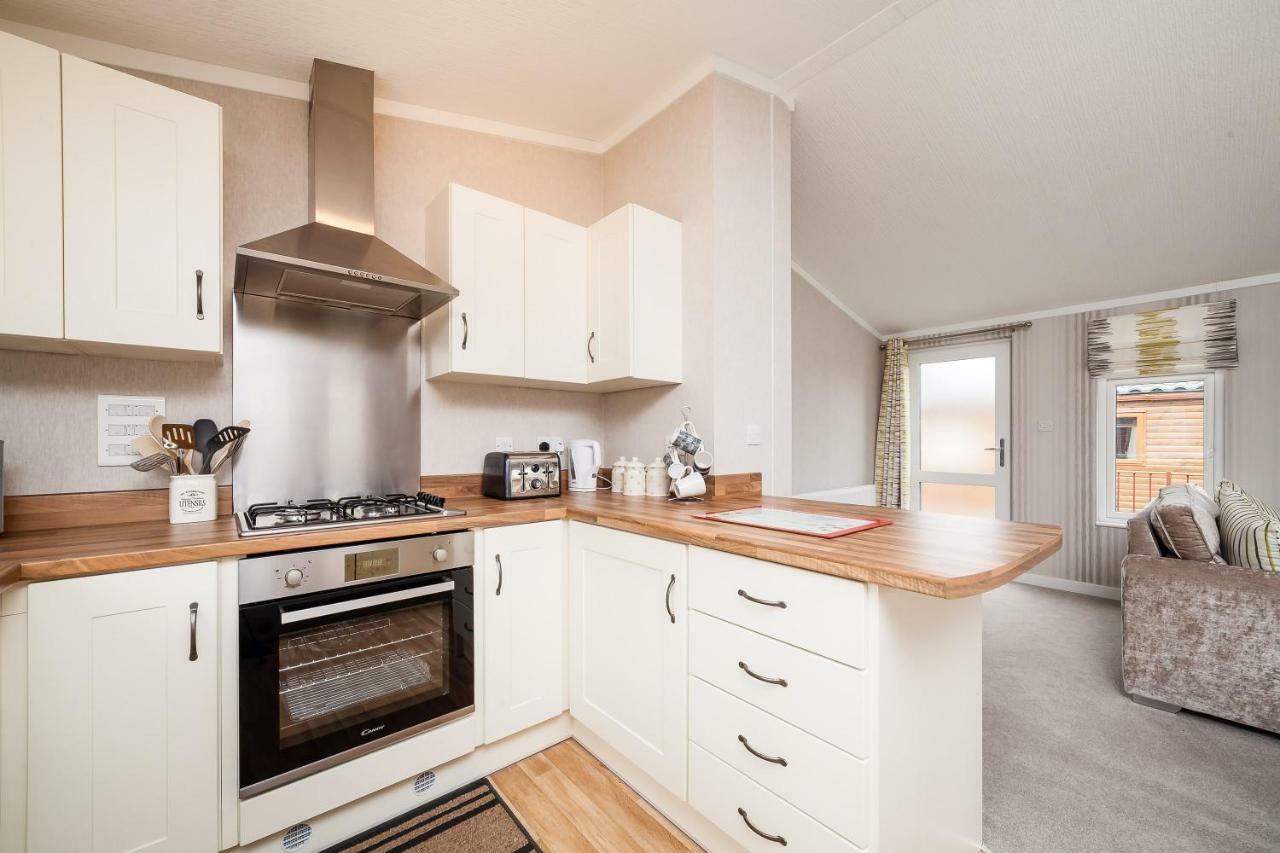 Thistle Lodge Auchterarder Buitenkant foto